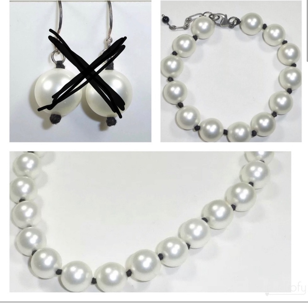 Vintage Silpada White Pearl bracelet & necklace set. See pictures for size